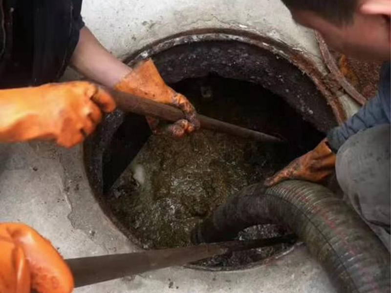 赤坎清理化粪池时如何避免沼气的危害?